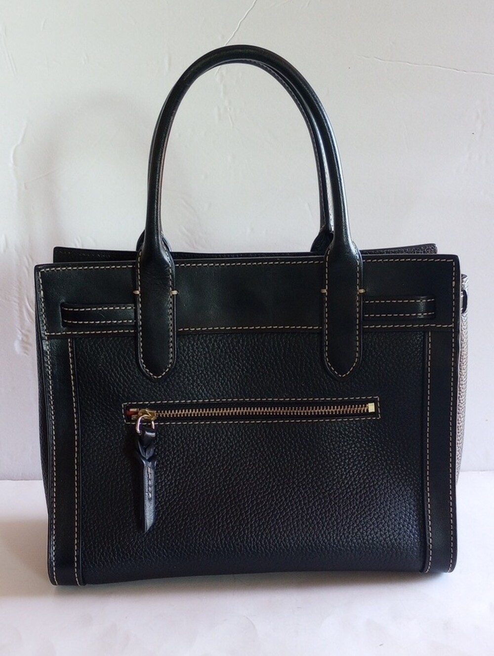 Dooney & Bourke 1975 Black Leather Pebbled Hand Bag - Picture 4 of 8